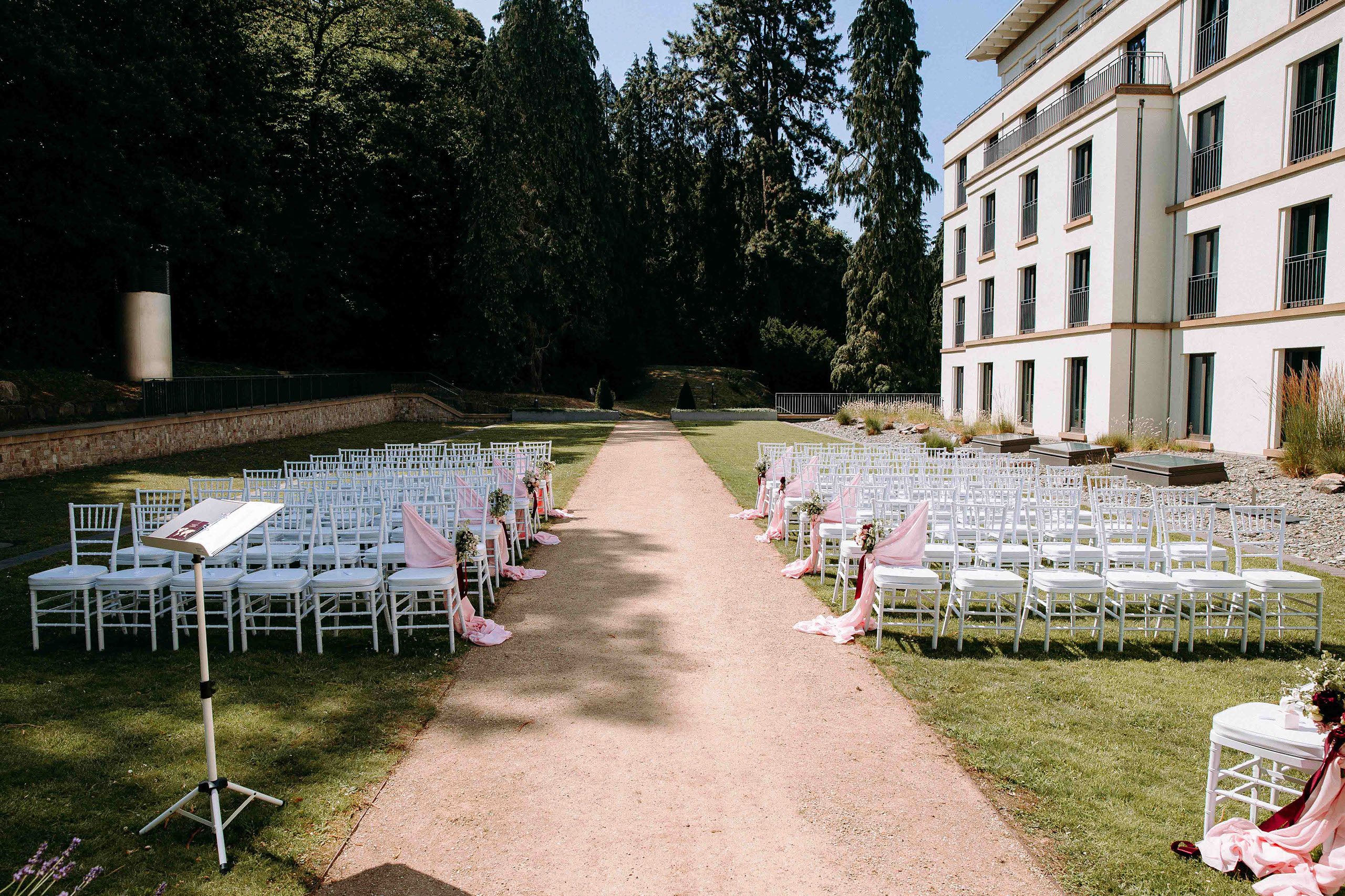 Freier Redner bei der Trauung im Garten des Dorint Hotel Oberursel