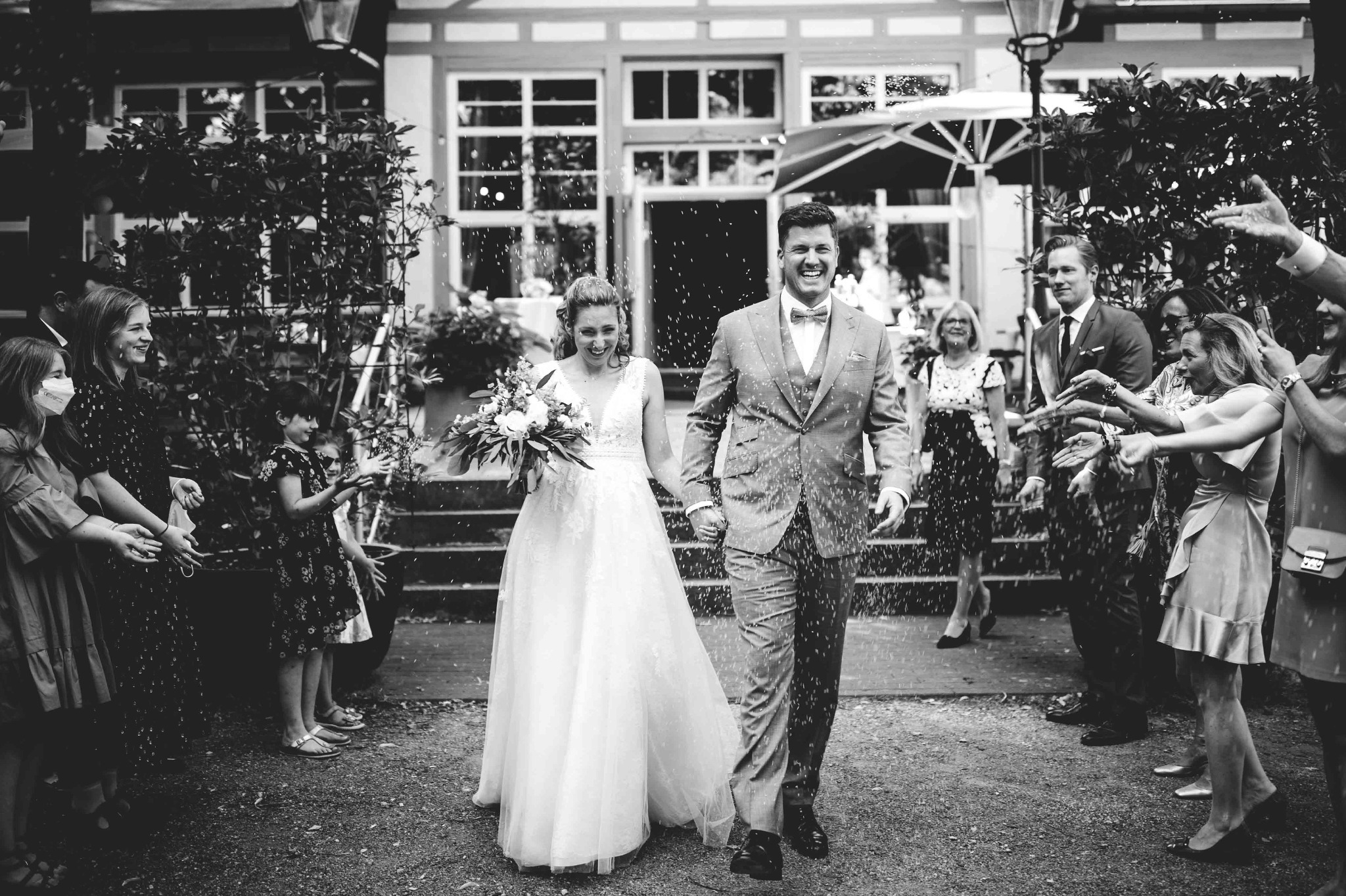 Emotionale Hochzeitsmomente beim Empfang im Landgasthof Saalburg im Taunus