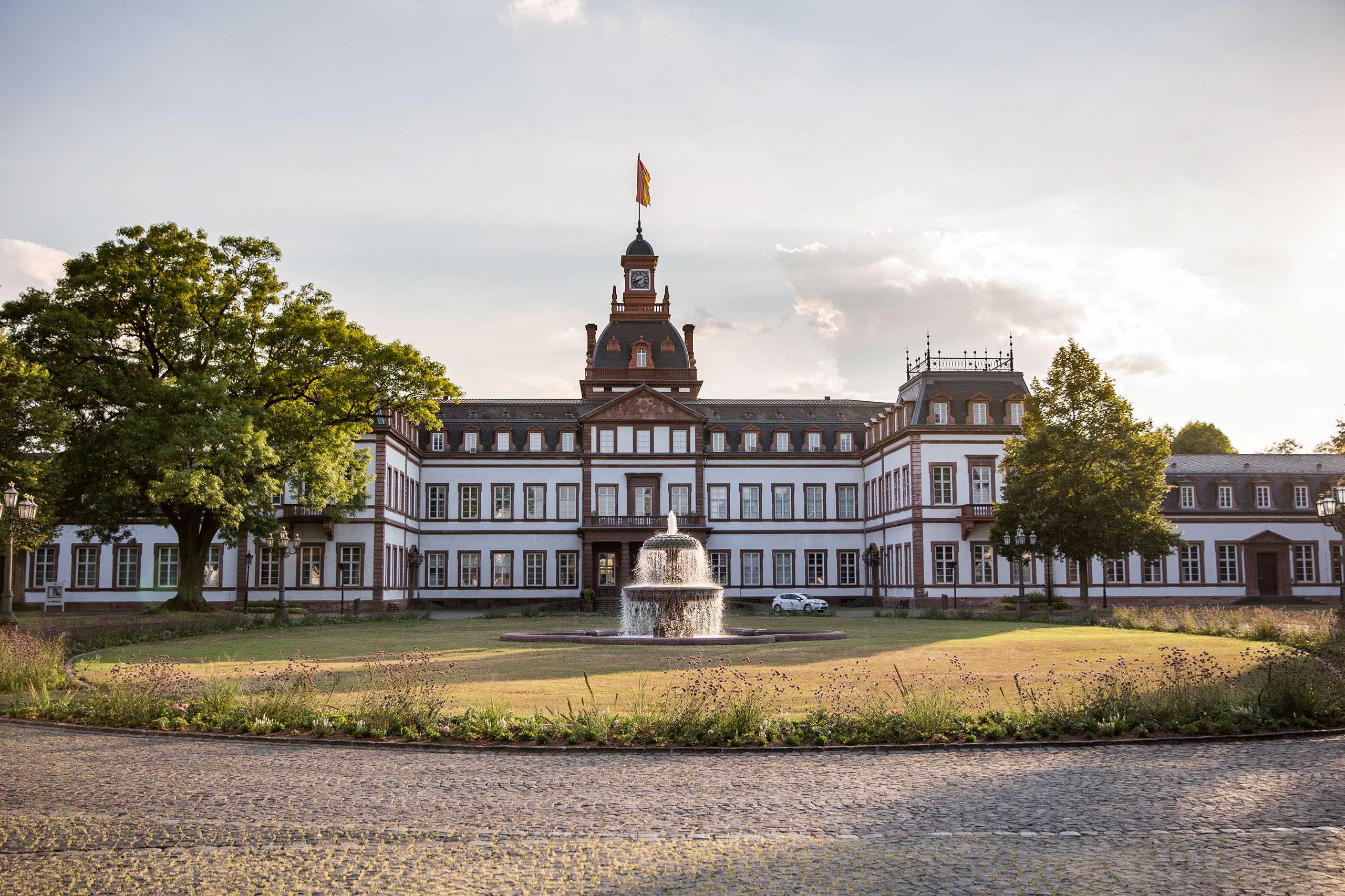 Das Schloss Philippruhe ist eine wunderschöne Hochzeitslocation in Hanau.