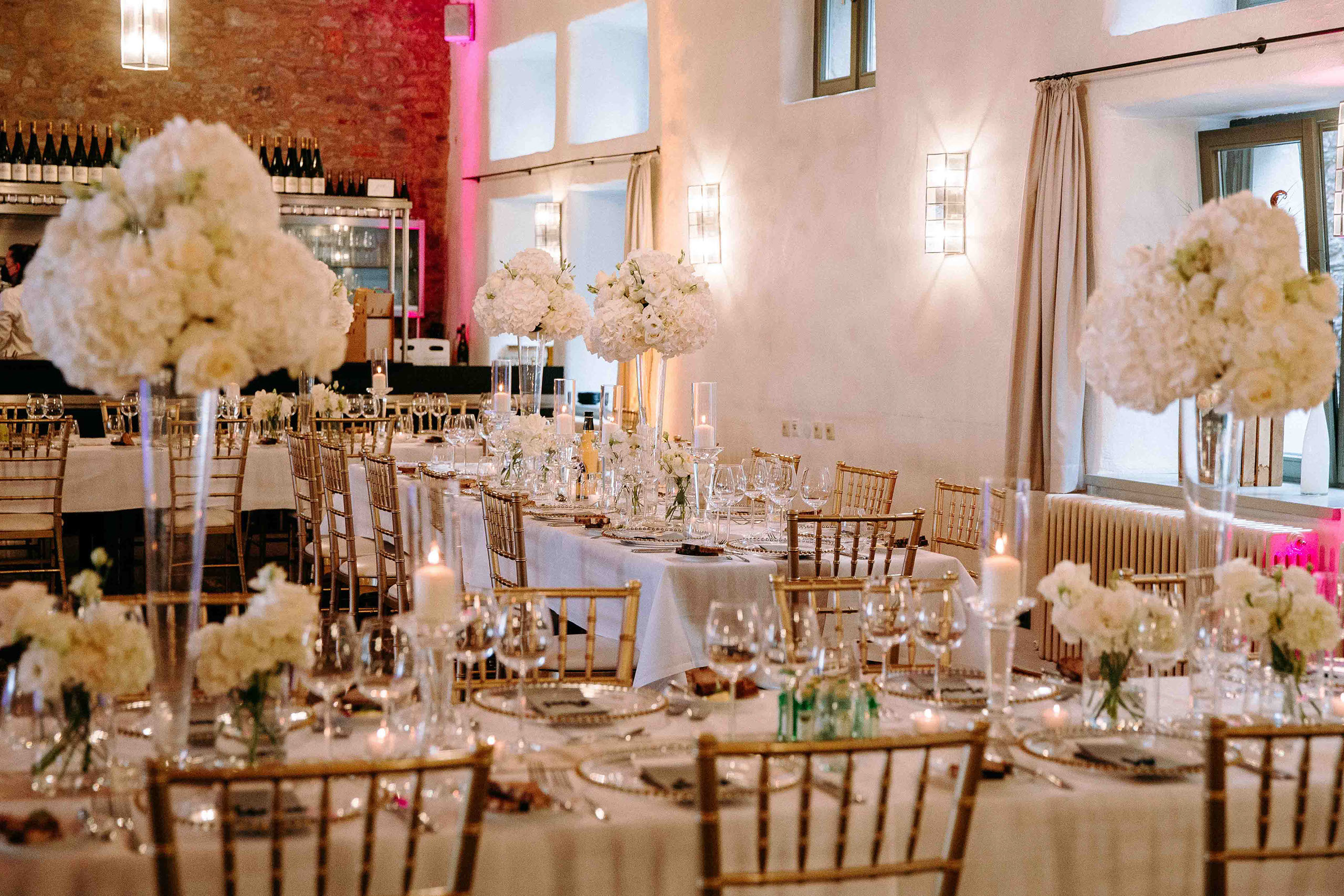 Brautpaar beim Portraitshooting im Kloster Eberbach – Hochzeitsfotos Rheingau