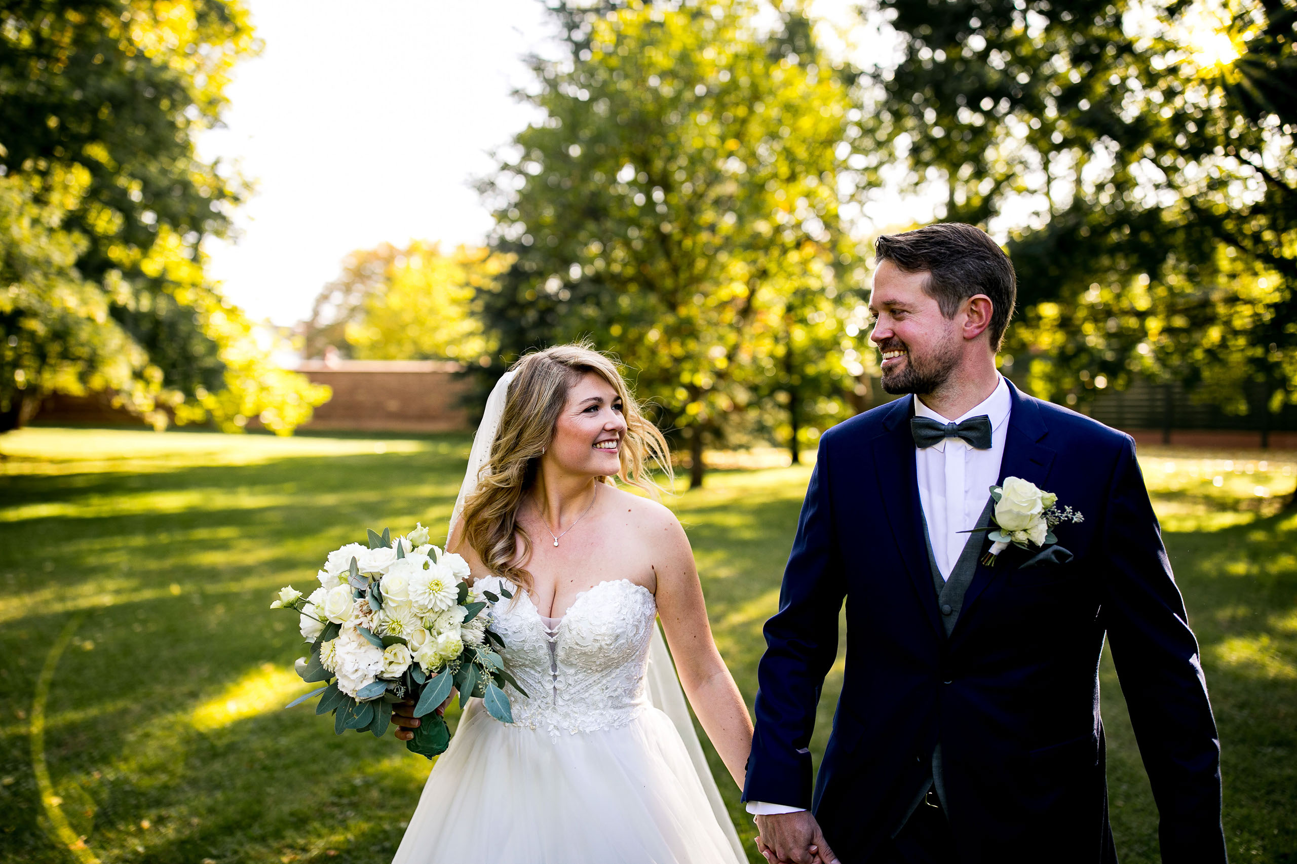 Als Hochzeitsofotgraf in Darmstadt halte ich die ganz besonderen Hochzeitsmomente fest. Natürliche und emotionale Hochzeitsfotos in Darmstadt.