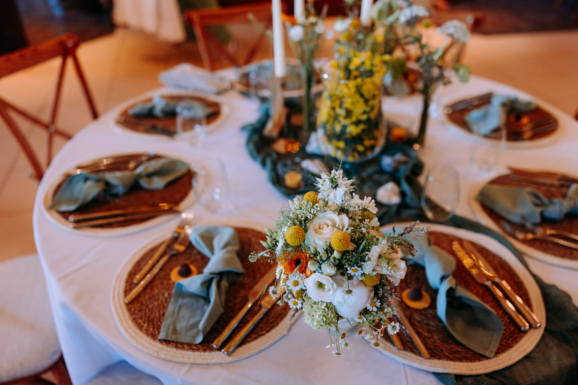 Das Druckhaus Hanau ist eine besondere Hochzeitslocation am Mainufer – mit Industriecharme, freier Trauung unter der Gerichtslinde &Full Service