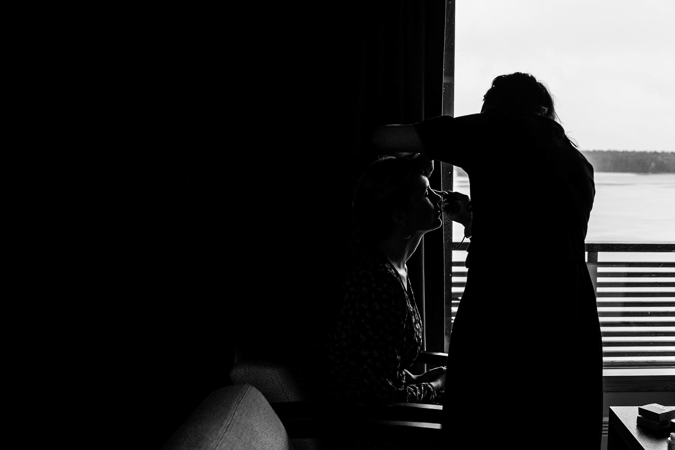 Detailaufnahme der Manschettenknöpfe des Bräutigams.