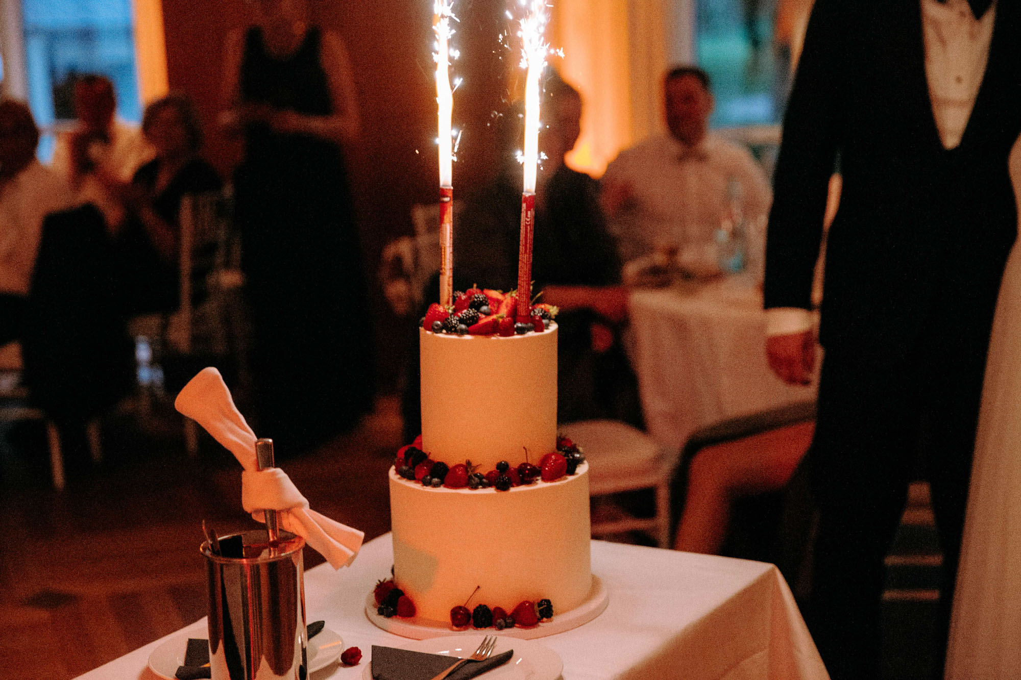 Das Golfhotel & Restaurant Lindenhof in Bad Vilbel ist eine exklusive Hochzeitslocation mit Trauung vor Ort, Festsaal, Innenhof & Golfplatz.