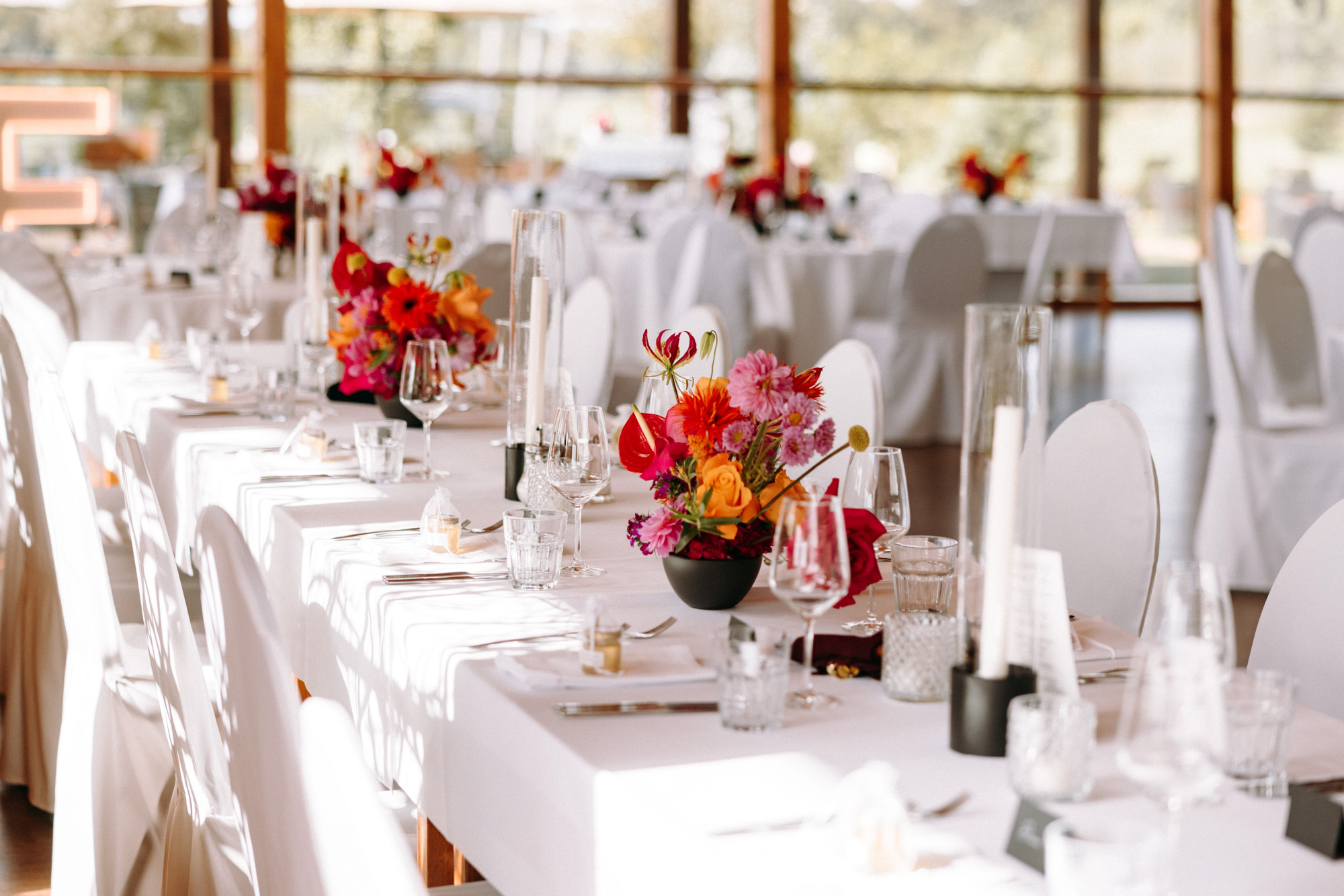 Das Heckers Restaurant in Gründau ist Hochzeitslocation und offizieller Trauort – mit Dachterrasse, Kiesterrasse, Trauzimmer & Full-Service.