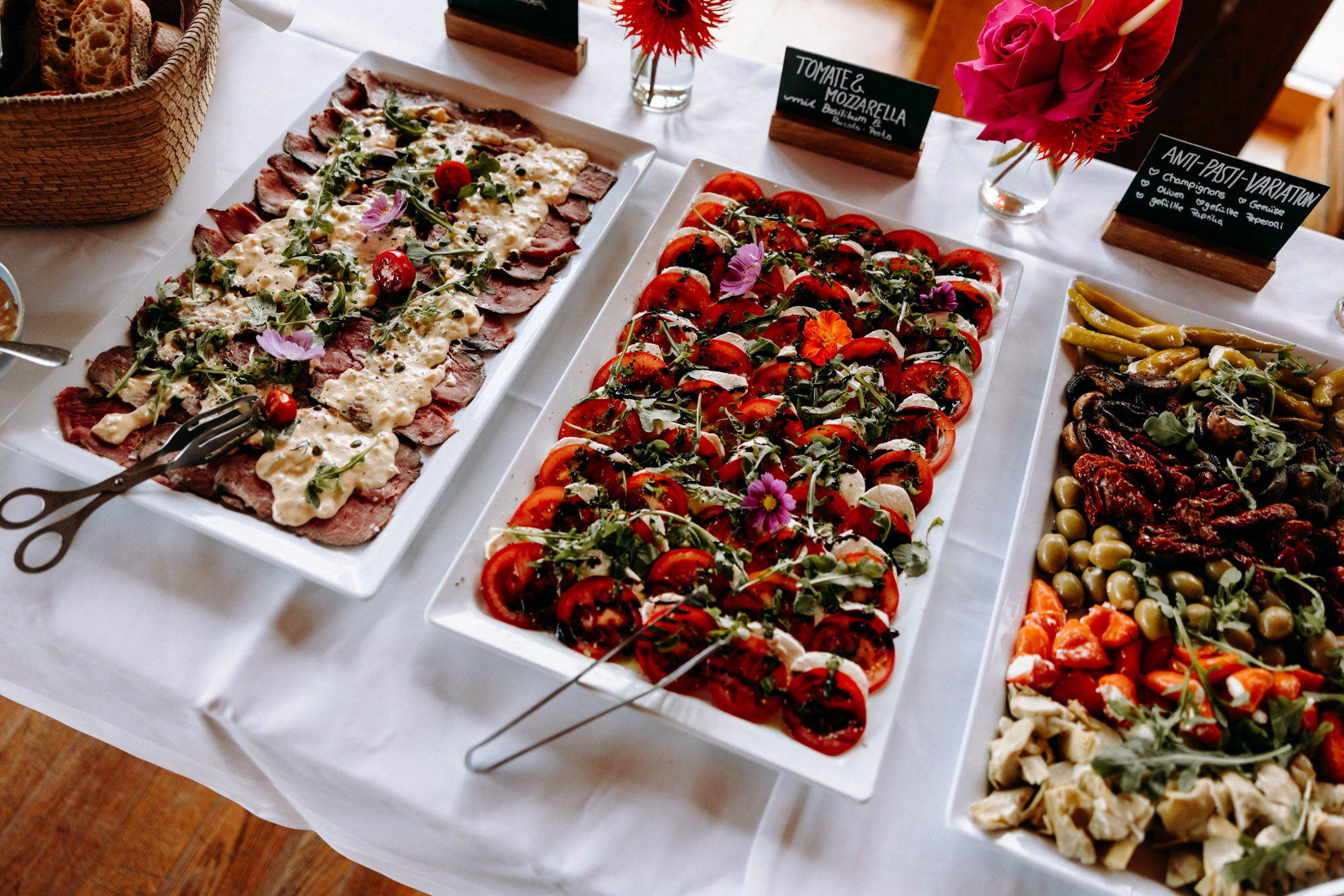 Das Heckers Restaurant in Gründau ist Hochzeitslocation und offizieller Trauort – mit Dachterrasse, Kiesterrasse, Trauzimmer & Full-Service.