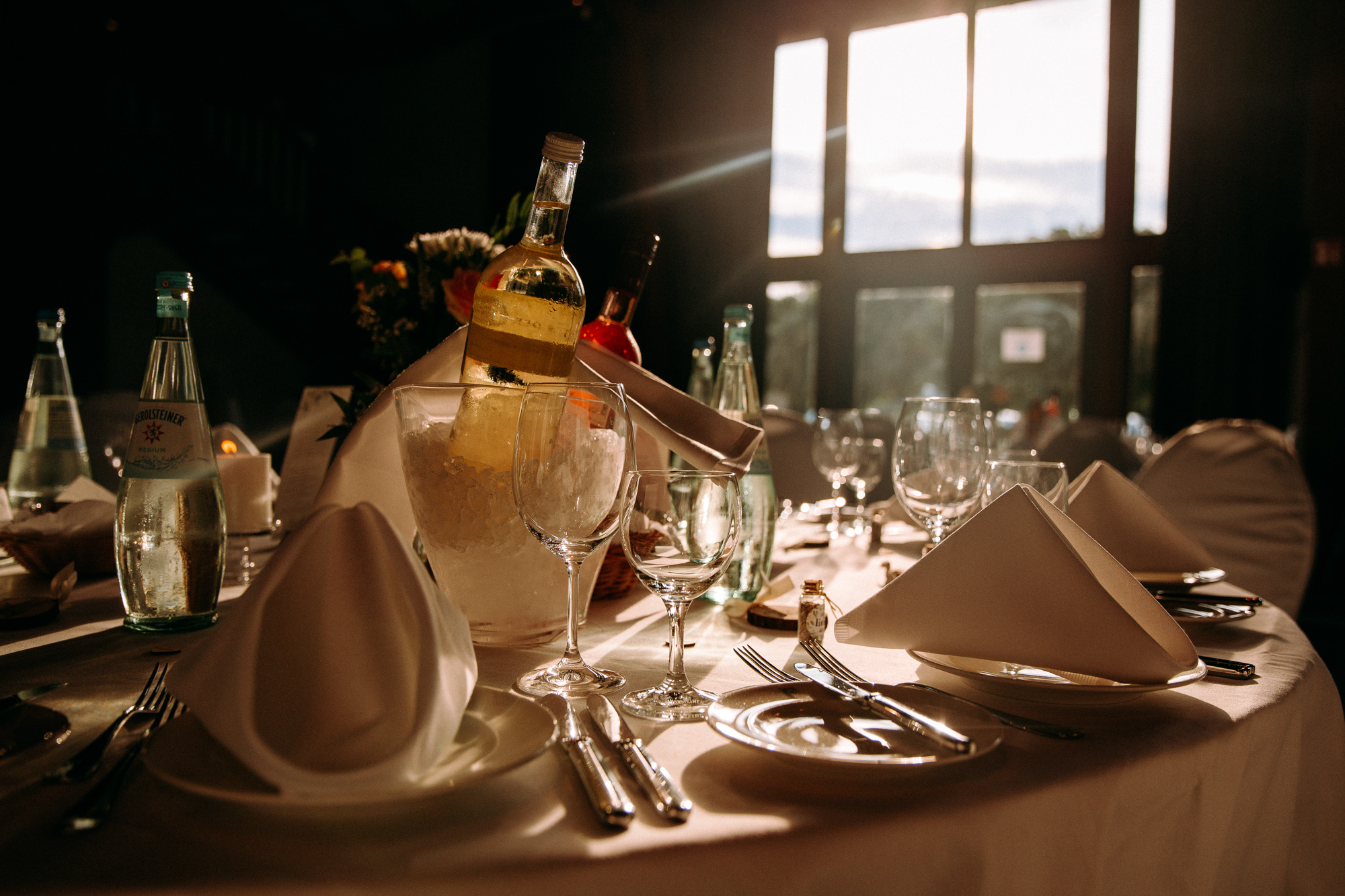 Hofgut Laubenheimer Höhe: Hochzeitslocation in Mainz mit Rheinblick, Sonnenterrasse & Fullservice. Perfekt für freie Trauungen & stilvolle Feier