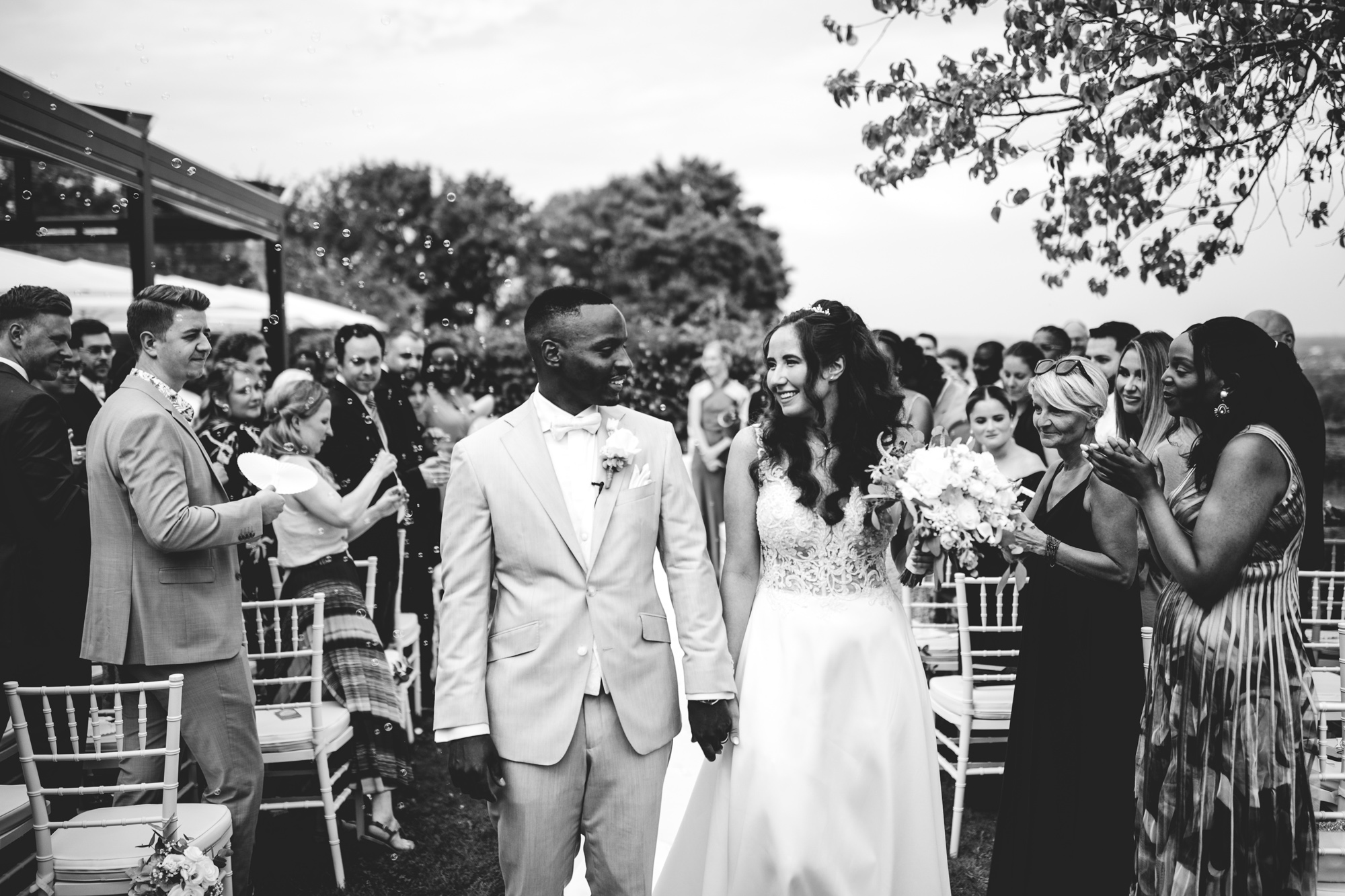 Hofgut Laubenheimer Höhe: Hochzeitslocation in Mainz mit Rheinblick, Sonnenterrasse & Fullservice. Perfekt für freie Trauungen & stilvolle Feier