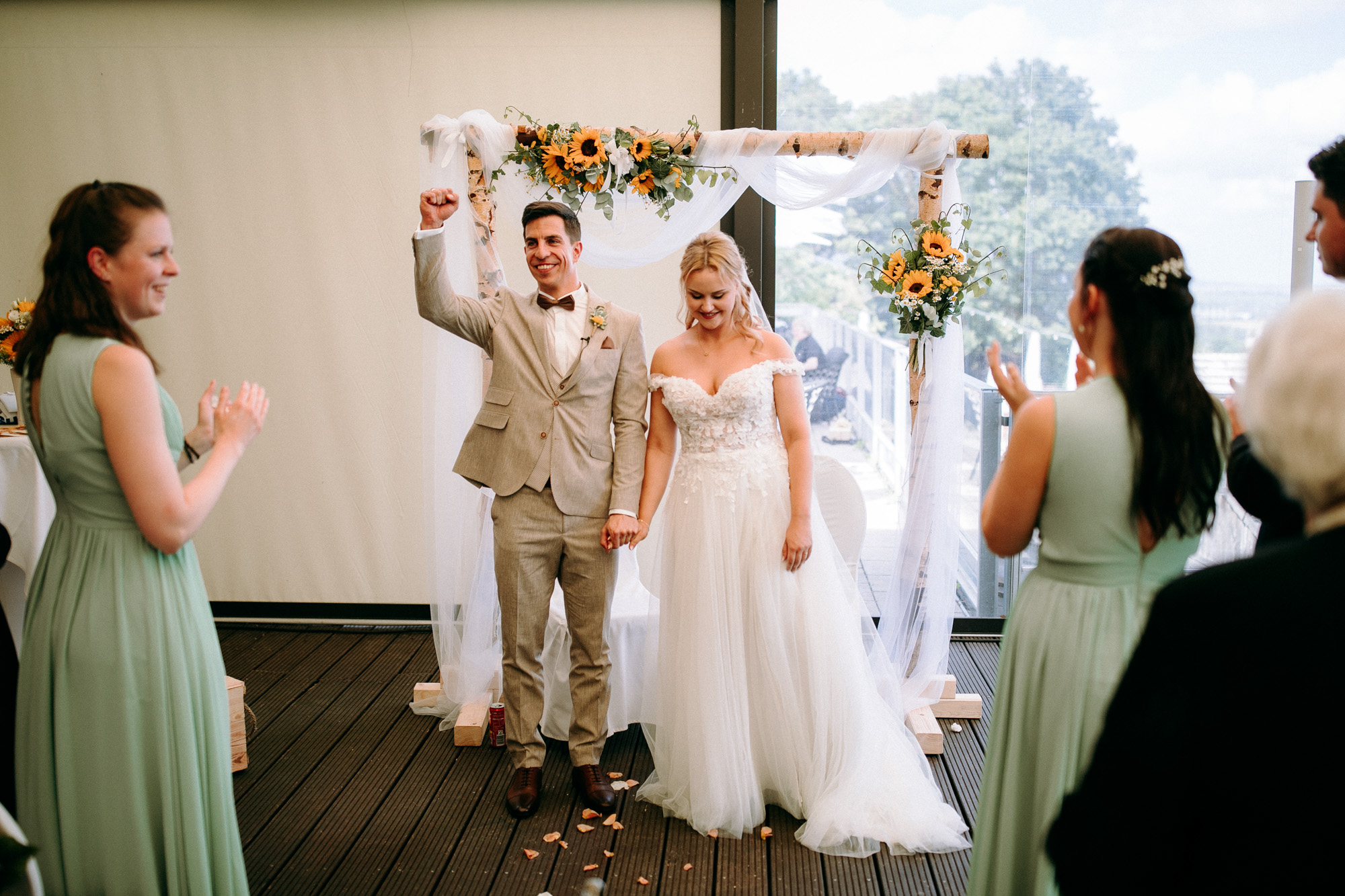 Hofgut Laubenheimer Höhe: Hochzeitslocation in Mainz mit Rheinblick, Sonnenterrasse & Fullservice. Perfekt für freie Trauungen & stilvolle Feier