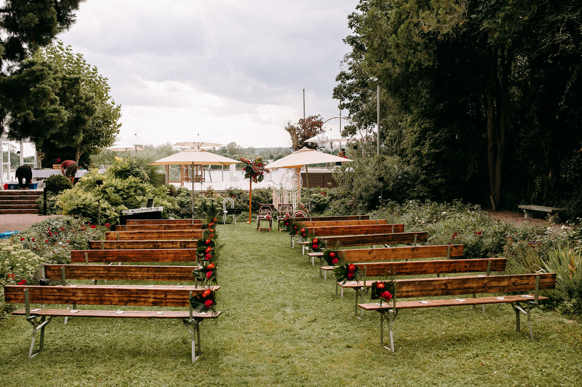 Die Insel Nonnenau ist eine exklusive Hochzeitslocation im Rhein-Main-Gebiet. Natur, Wasserblick und private Inselatmosphäre.