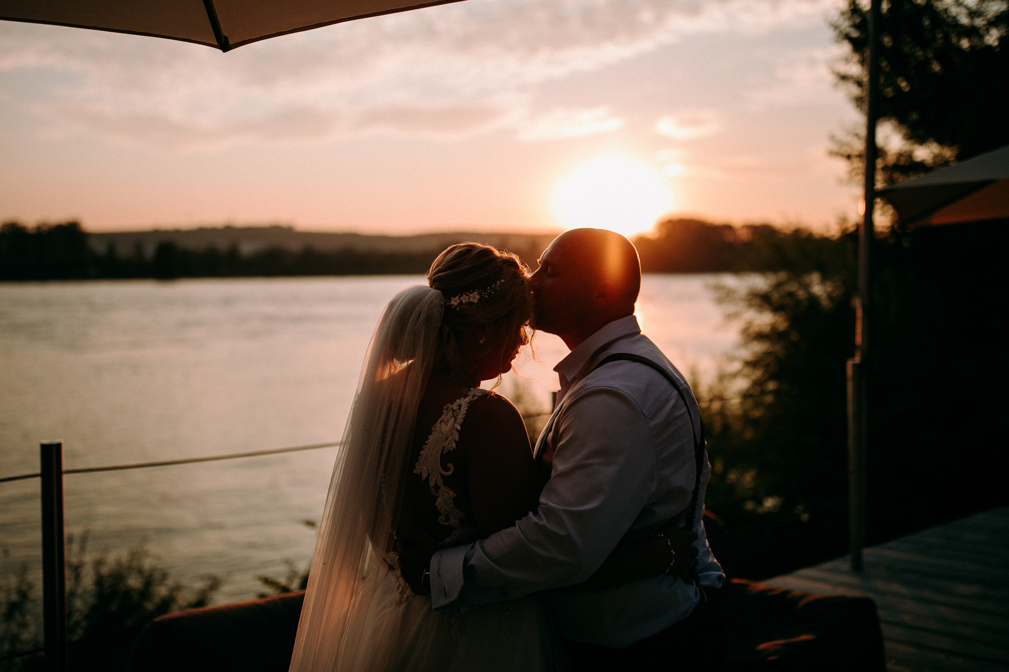 Die Insel Nonnenau ist eine exklusive Hochzeitslocation im Rhein-Main-Gebiet. Natur, Wasserblick und private Inselatmosphäre.