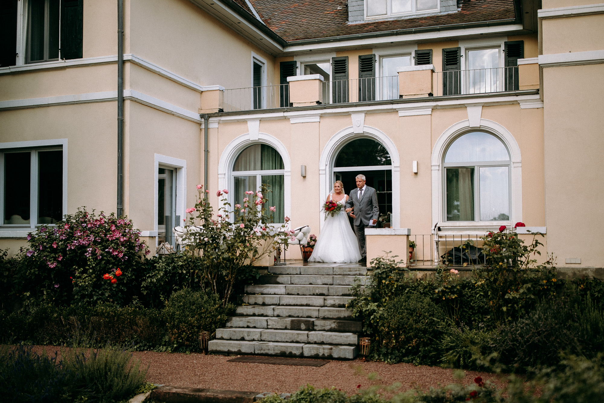 Die Insel Nonnenau ist eine exklusive Hochzeitslocation im Rhein-Main-Gebiet. Natur, Wasserblick und private Inselatmosphäre.
