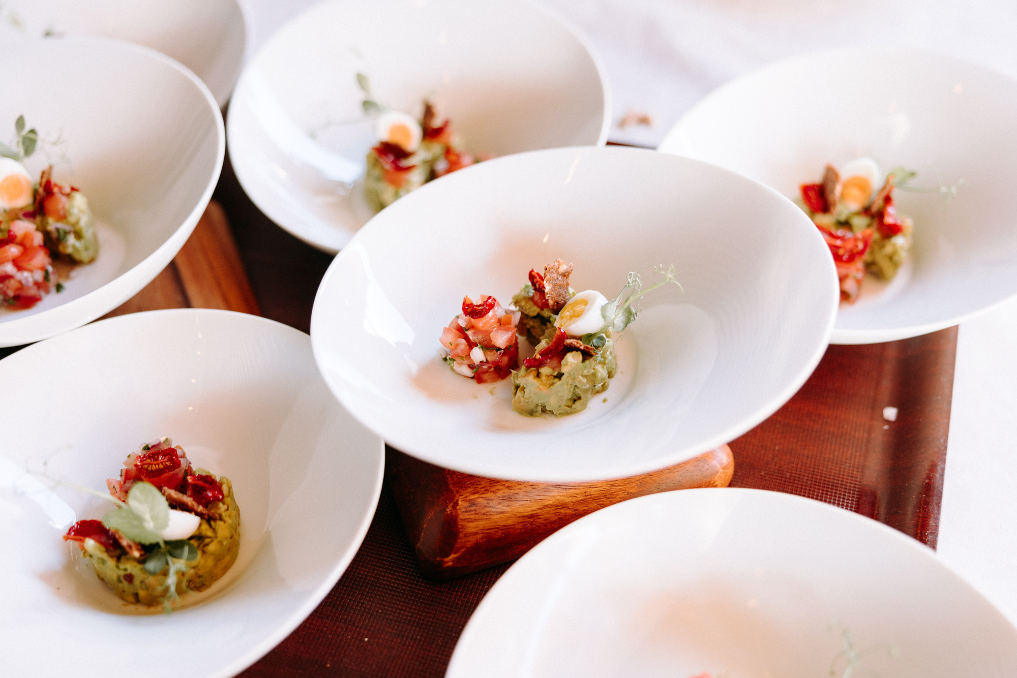 Restaurant Kellerskopf Wiesbaden: Hochzeitslocation im Wald mit Panorama, freier & standesamtlicher Trauung, Terrasse, Live-Cooking & Natur.