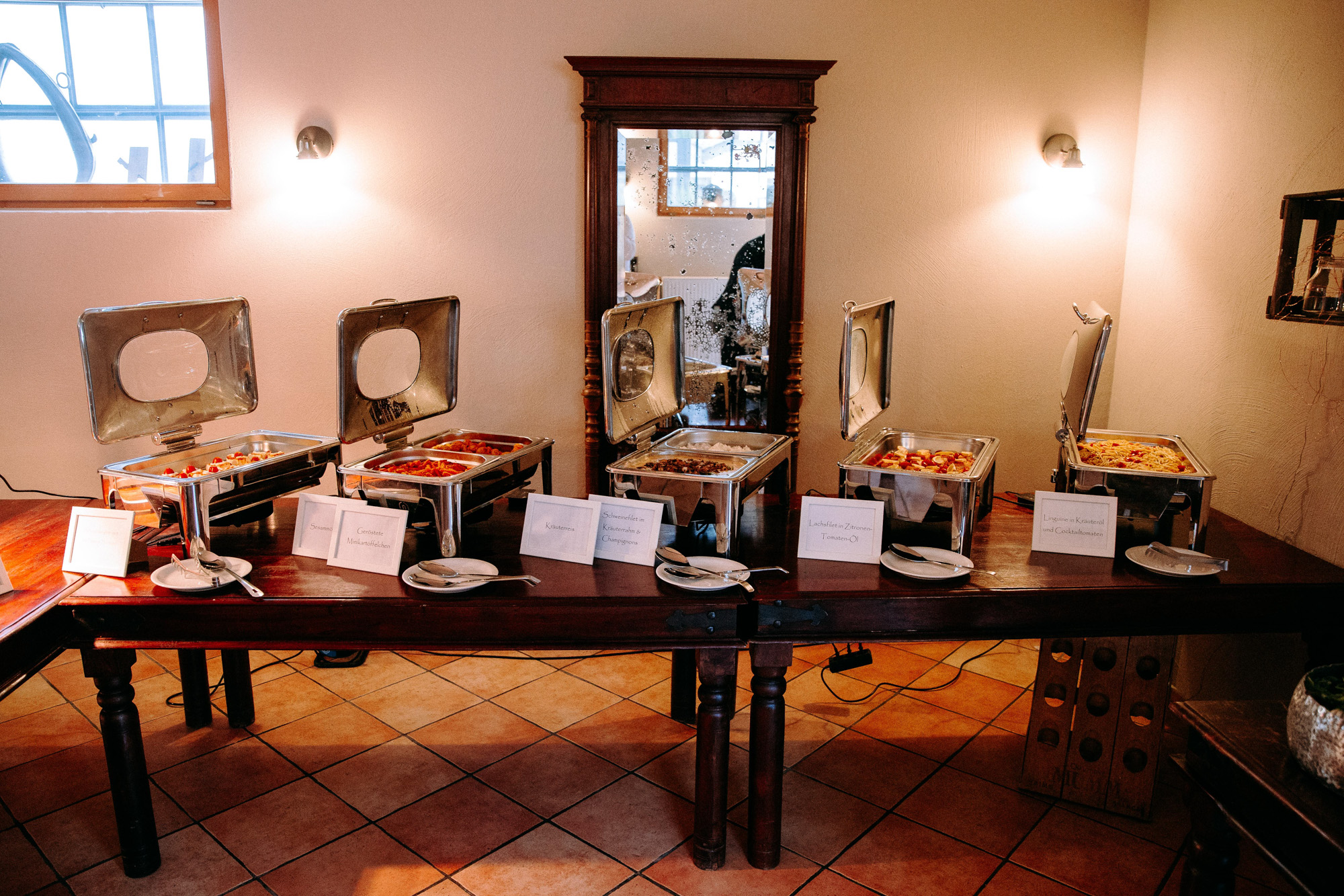 Kleine Residenz am Schloss: Hochzeitslocation zwischen Wiesbaden, Mainz & Rheingau. Boutiquehotel, Scheune, Innenhof & freie Trauungen.