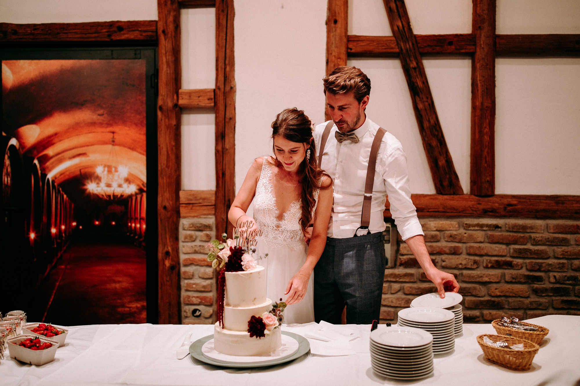 Naturnah, entspannt und voller Charme: Das Weingut Weidenmühle ist eine romantische Hochzeitslocation im Rhein-Main-Gebiet mit viel Freiraum.