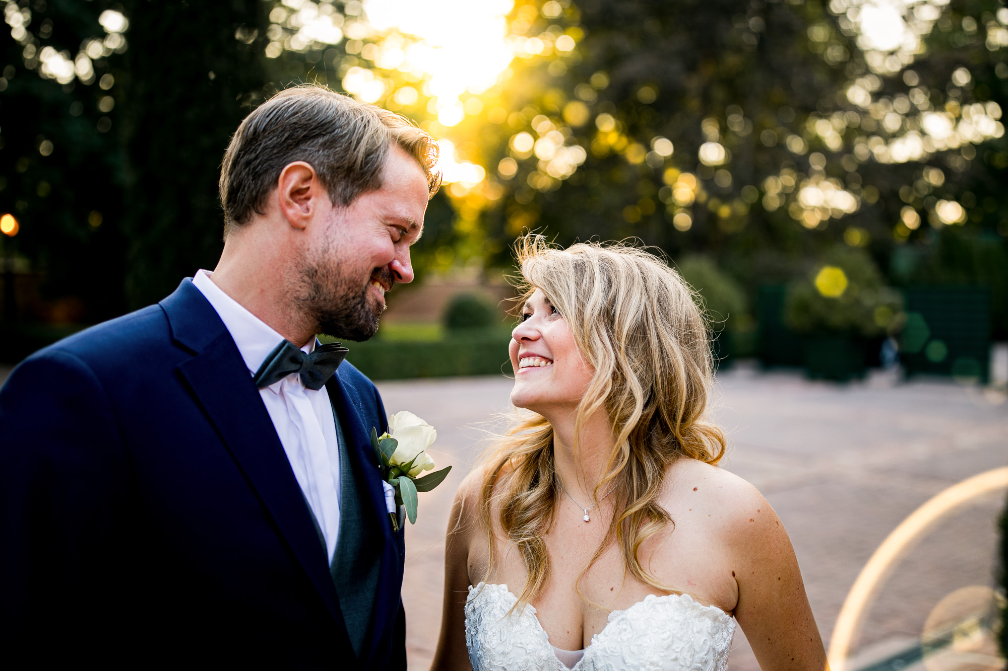 Das Gut Hünersdorff bei Wörth am Main ist eine exklusive Hochzeitslocation mit historischem Vierseithof, Park & Scheunen – ohne Sperrstunde.