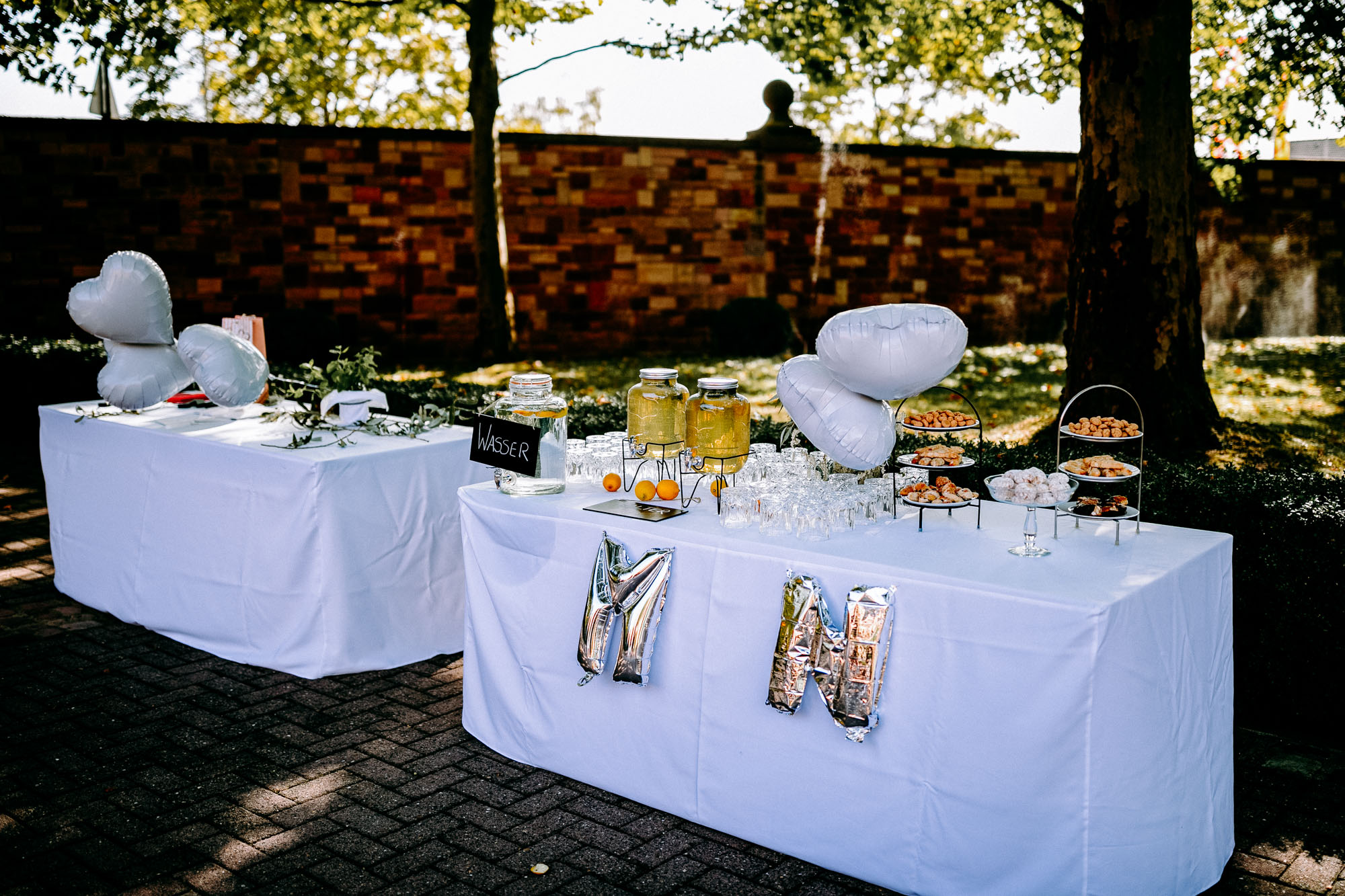 Das Gut Hünersdorff bei Wörth am Main ist eine exklusive Hochzeitslocation mit historischem Vierseithof, Park & Scheunen – ohne Sperrstunde.