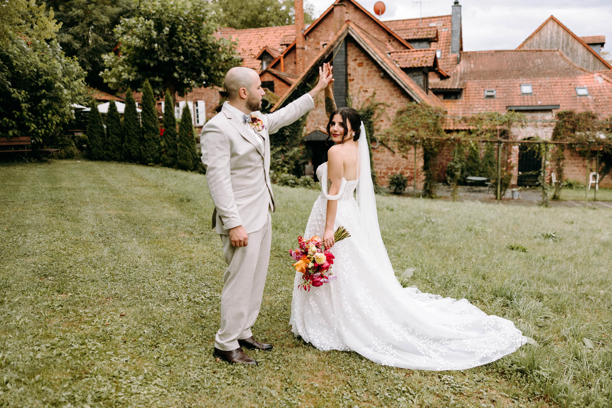 Die Obermühle Langenselbold ist eine historische Hochzeitslocation im Rhein-Main-Gebiet mit Garten, Scheune & persönlicher Begleitung.