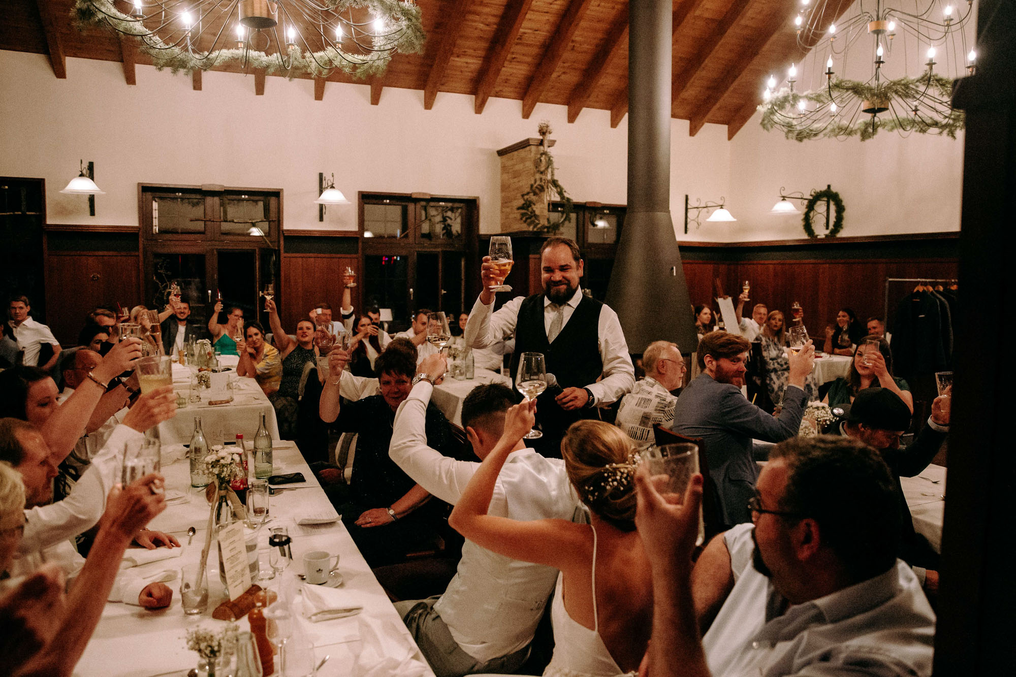 Naturnah, herzlich und voller Atmosphäre: Die Oberschweinstiege ist eine der schönsten Hochzeitslocations im Frankfurter Stadtwald.