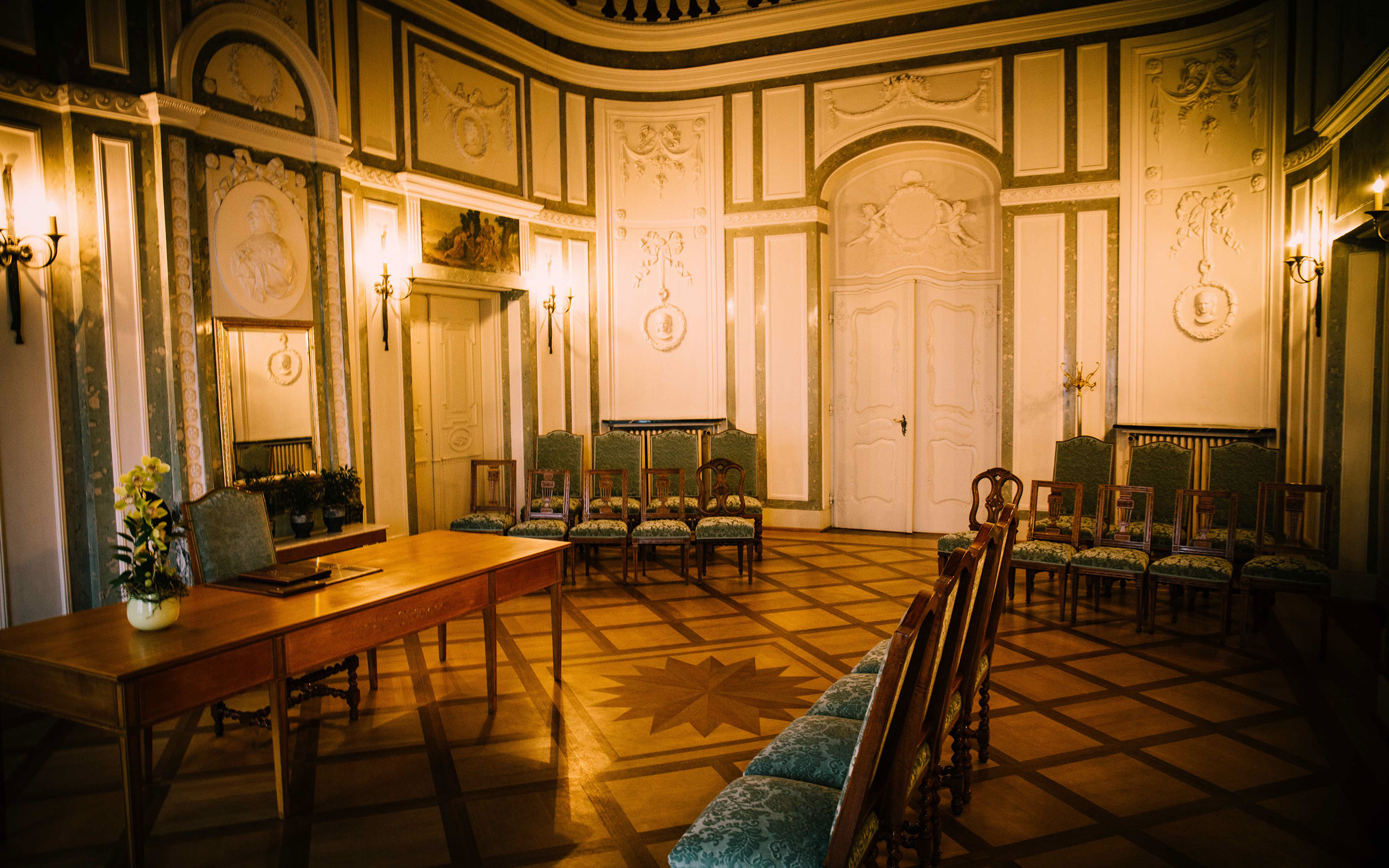 Das Trauzimmer vom Standesamt Bolongaropalast in Frankfurt-Höchst.