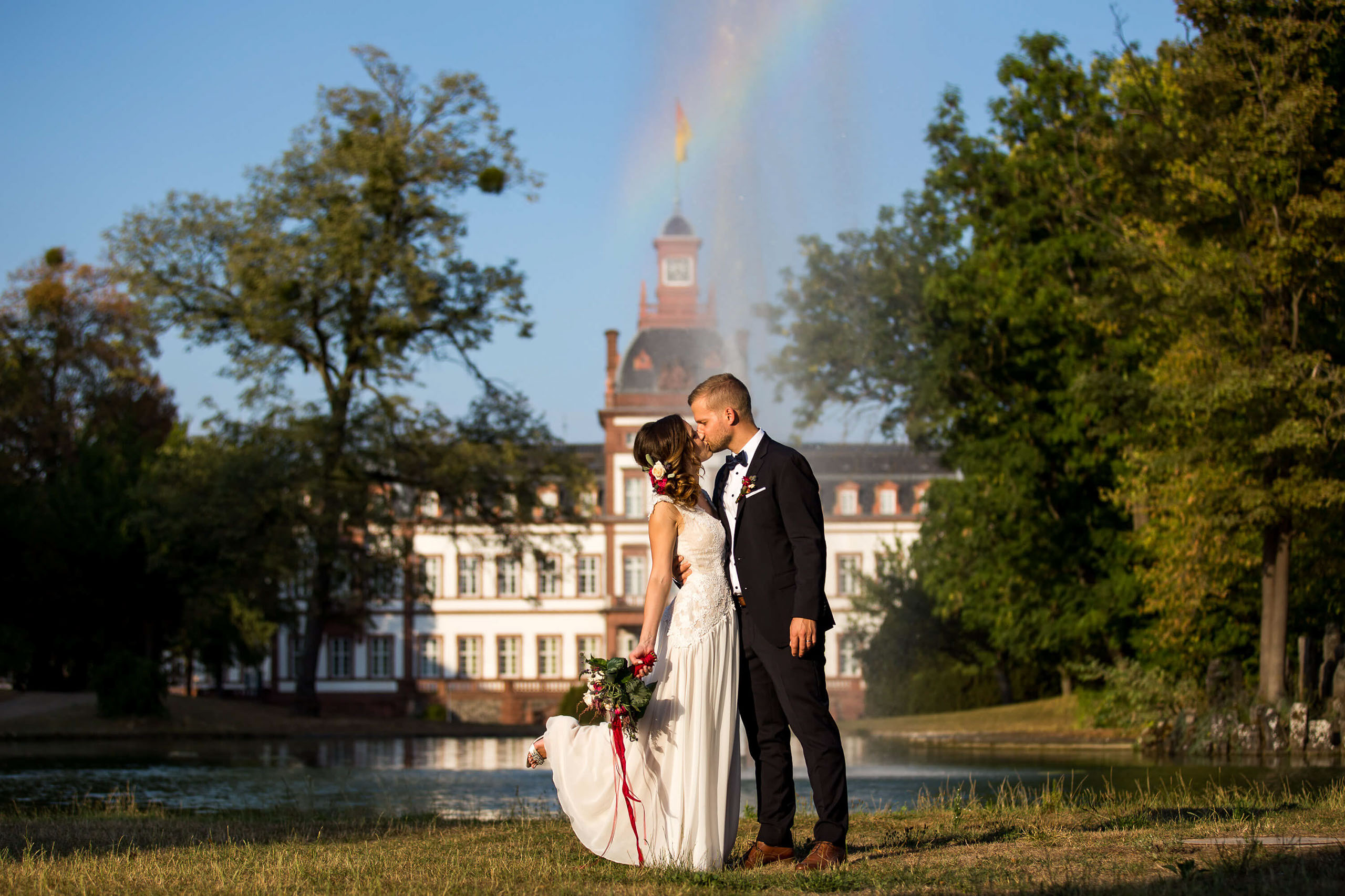 Hochzeitsfotos nach der standesamtlichen Trauung im Schloss Philippsruhe in Hanau.