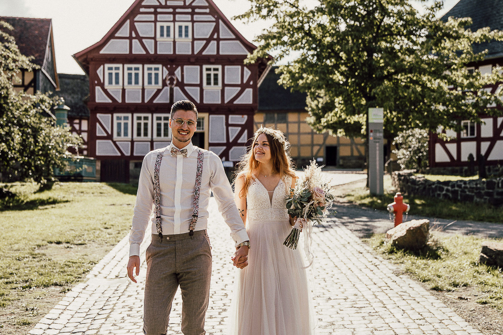 Hochzeitsfotos nach der standesamtlichen Trauung in Neu-Anspach.