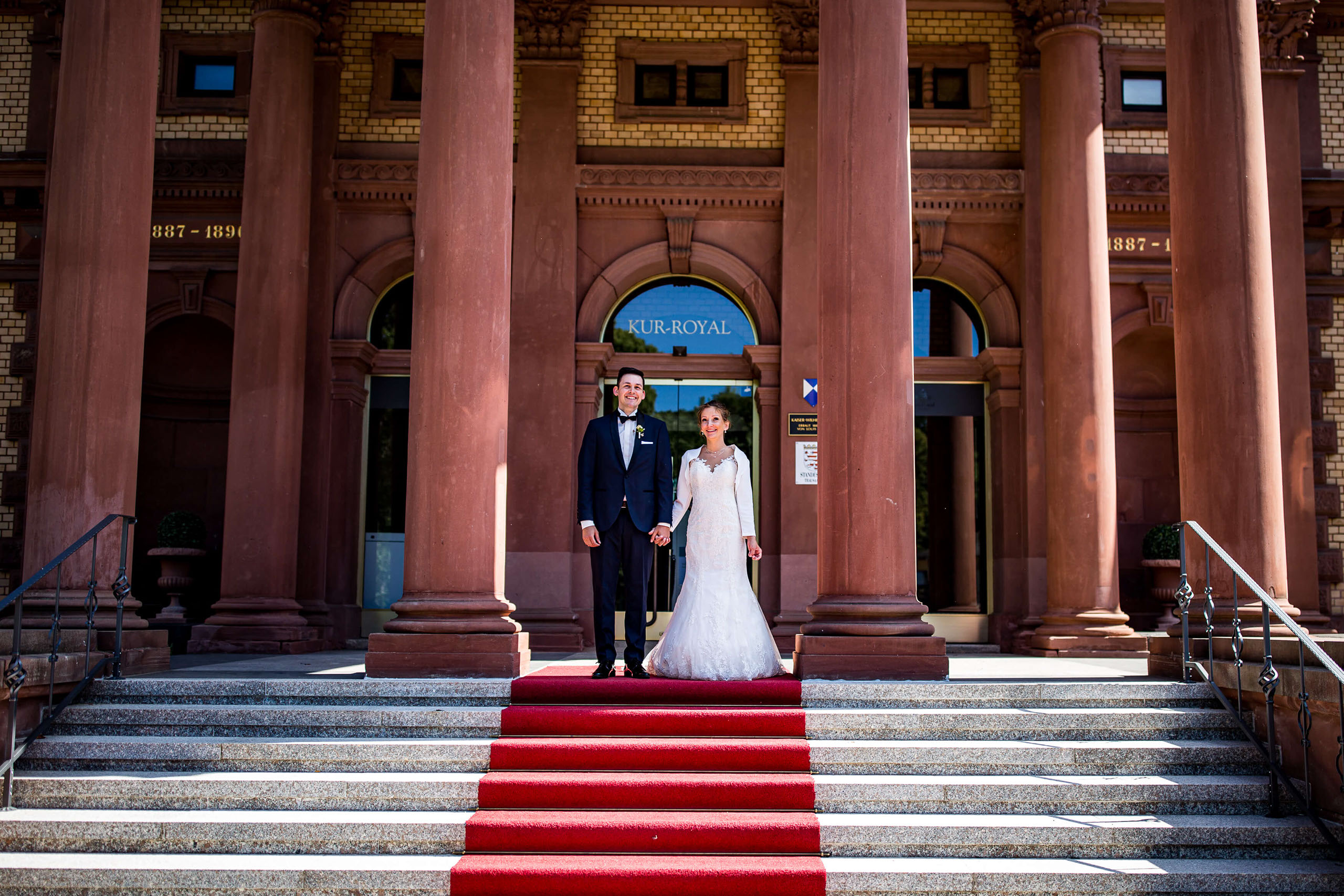 Ihr werdet standesamtlich im Kaiser-Wilhelms-Bad in Bad Homburg heiraten? Als Hochzeitsfotograf in Bad Homburg halte ich eure Hochzeit fest.