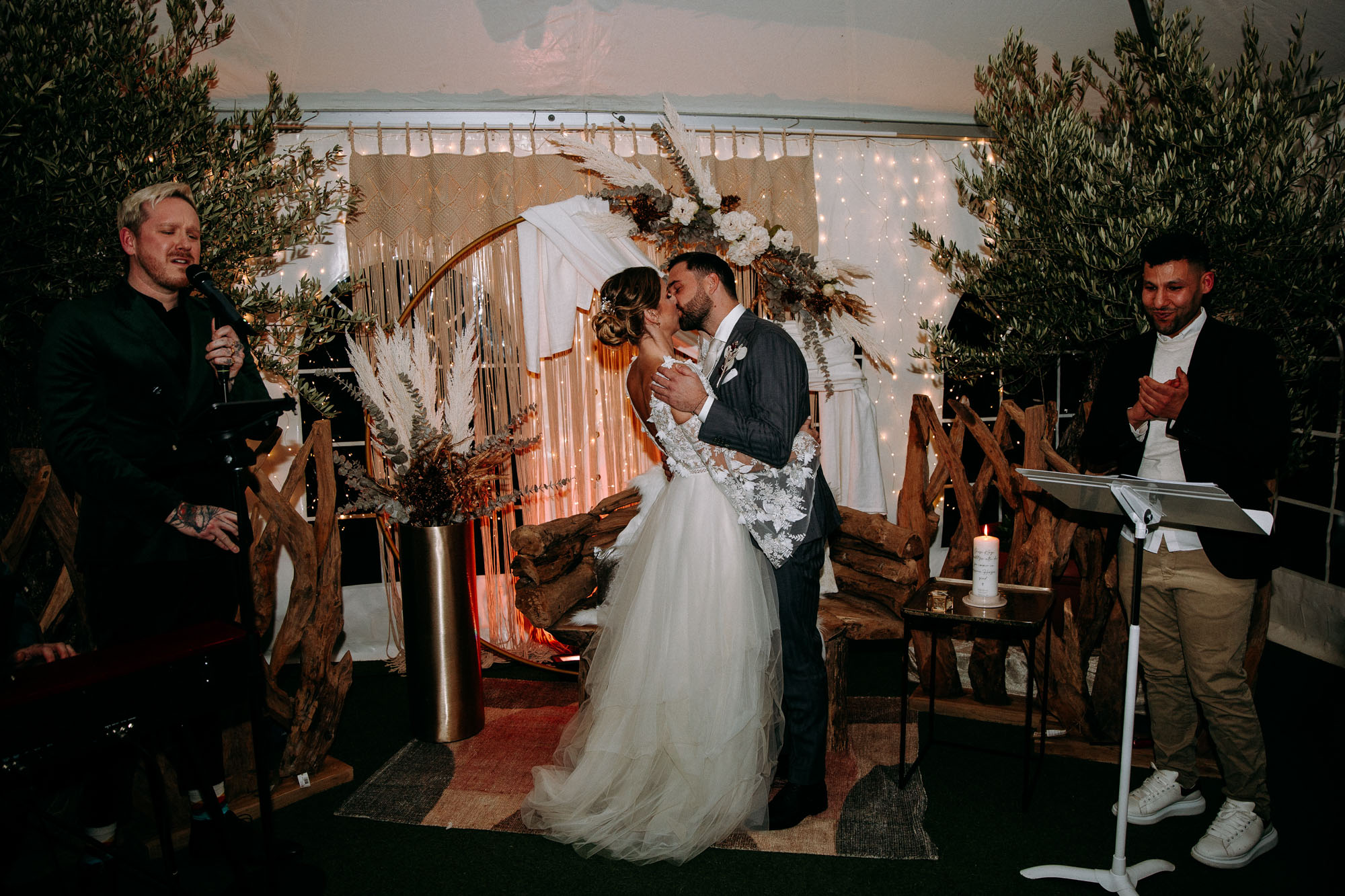 UNIQUE in Dietzenbach ist eine moderne Hochzeitslocation nahe Frankfurt – mit Garten, freier Trauung, Stretchzelt, Catering & Deko